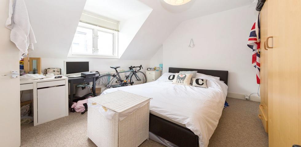 			1 Bedroom, 1 bath, 1 reception Flat			 Woodchurch Road, WEST HAMPSTEAD